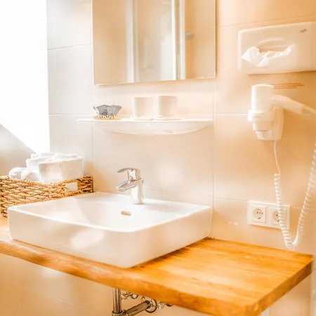 Strandhotel Kaerntnerhof