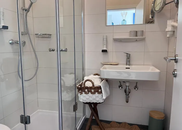 Strandhotel Kaerntnerhof מלון