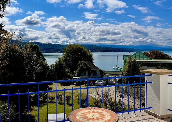 Strandhotel Kaerntnerhof 4*